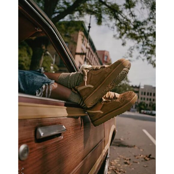 NEW UGG Women's Lowmel Hiking Sneakers Chestnut Brown Size 5 $150 [jb] - Picture 3 of 16